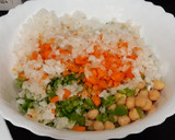 Foto del paso 2 de la receta: Ensalada de garbanzos aromatizada con albahaca