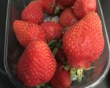 Une image de l'étape 1 de Soda aux fraises et menthe.