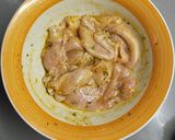 Foto del passaggio 1 della ricetta Petti di pollo panati leggeri