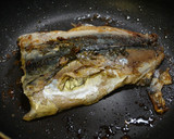 Foto del paso 8 de la receta: Cena ligera de caballa a la plancha con acelgas y patata hervida