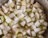 A picture of step 1 of Lauki ki sabzi.