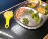 A picture of step 1 of Raw mango rice.