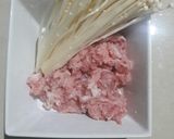 Foto langkah ke 2 dari resep Mommy bento pinkie pie enoki siram babi saos tiram.