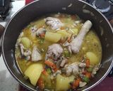 Foto del paso 10 de la receta: Pollo guisado con champiñones y patatas