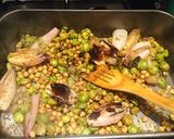 A picture of step 5 of Tamarind sprouts with shallots, peanuts and chickpeas.