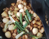 Foto langkah ke 5 dari resep Kentang Udang Puyuh Masak Kecap.