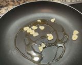 Foto del paso 2 de la receta: Gulas de norte con ajito y pimentón dulce