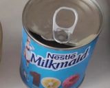 A picture of step 2 of Pomegranate milk shake.
