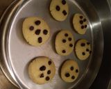 बटर  चोको चिप्स नानखटाई (butter choco chips nankhatai recipe in marathi) रेसिपी स्टेप 3 फोटो 
