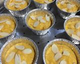Foto langkah ke 5 dari resep Pumpkin Almond Muffin - kue labu kuning.