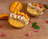 A picture of step 3 of Mango smoothie bowl.