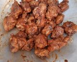 Foto langkah ke 6 dari resep Ayam goreng saos telur asin.
