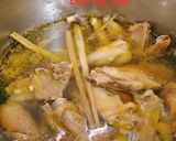 Hình bước làm 2 của món Lẩu gà lá giang