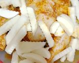 صورة لخطوة 4 من وصفة دجاجة محمرة في الفرن مع الخضار 😋