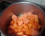 Foto del paso 2 de la receta: Crema de zanahorias, calabaza y batata con garbanzos refritos con jamón serrano