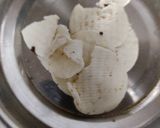 A picture of step 1 of Oreo biscuits cake.