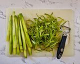 Foto del passaggio 2 della ricetta Risotto asparagi e gamberetti