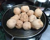 A picture of step 4 of Dahi Bhalla.