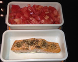 Foto del paso 3 de la receta: Lomo de salmón con tomate rosa