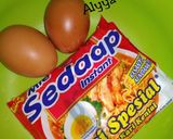 Foto langkah ke 1 dari resep 5. Martabak Mie Super Simple.