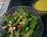 Foto del paso 8 de la receta: Mushroom garden - ensalada de espinacas con tocino
