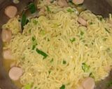 Foto langkah ke 2 dari resep Omelet Mie Telur.