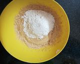 A picture of step 4 of Pumpkin cupcakes.