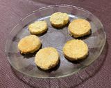 Foto del paso 4 de la receta: Tapitas de alfajores con harina de coco y sin azúcar