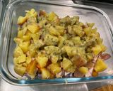 Une image de l'étape 10 de Salade tiède marinée aux pommes de terre, cervelas, tomate, olives et oignons rouges.