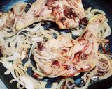 Foto del paso 3 de la receta: Pollo a la plancha con fideos tostados