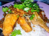 ข้าวต้มแห้งปลากะพงลวก&ทอดกรอบ น้ำจิ้มรสเด็ด