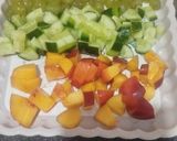 عکس مرحله 1 از دستور سالاد میوه با انگور