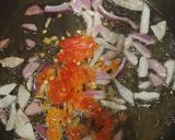 A picture of step 2 of Chicken-mayo sandwich.