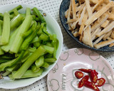 十分鐘上菜-熱炒加茉魚板的食譜步驟1照片