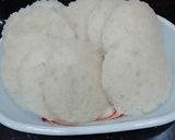 A picture of step 7 of Plain Idli.