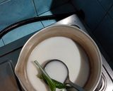 Foto langkah ke 1 dari resep Bubur Singkong Gula Merah Kuah Santan.