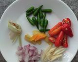 Foto langkah ke 1 dari resep Sup Ikan Kemangi Pedas.