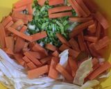 Foto del paso 1 de la receta: Wraps integrales de repollo, zanahoria y puerro