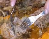 Foto del paso 3 de la receta: Carne (cerdo y vaca) desmechada se corta con cuchara!! 👌👌😜manjar de los dioses 😋🐷🥩🍻