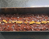 Foto del paso 3 de la receta: Budín de algarroba, nueces y chips de chocolate sin tacc