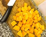 Velouté de potimarron au lait de coco étape de la recette 1 photo