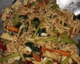 Foto langkah ke 4 dari resep Mie Goreng Petai (Bitter Bean Fried Noodles).