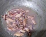 Foto langkah ke 1 dari resep Oseng asin cumi cabe ijo.