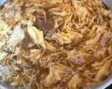 Une image de l'étape 4 de Soupe de nouilles Udon aux œufs et aux champignons de Paris.