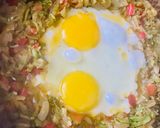 Foto del paso 5 de la receta: 🍳HUEVOS 🍳🍳FRITOS🍳 EN REVUELTO DE 🥒ZUCCHINIS🥒