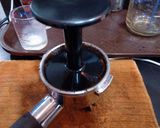 รูปขั้นตอนการทำที่ 4 ของ พื้นฐานการชงกาแฟสด (เอสเพรสโซ่)