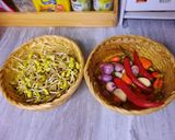 Foto langkah ke 1 dari resep Tumis Cambah Kedelai.