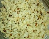 A picture of step 1 of Caramel popcorns.