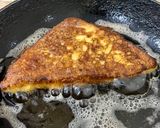 A picture of step 4 of Potato French Toast.