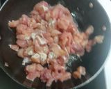 A picture of step 1 of Fajita chicken box pattice.